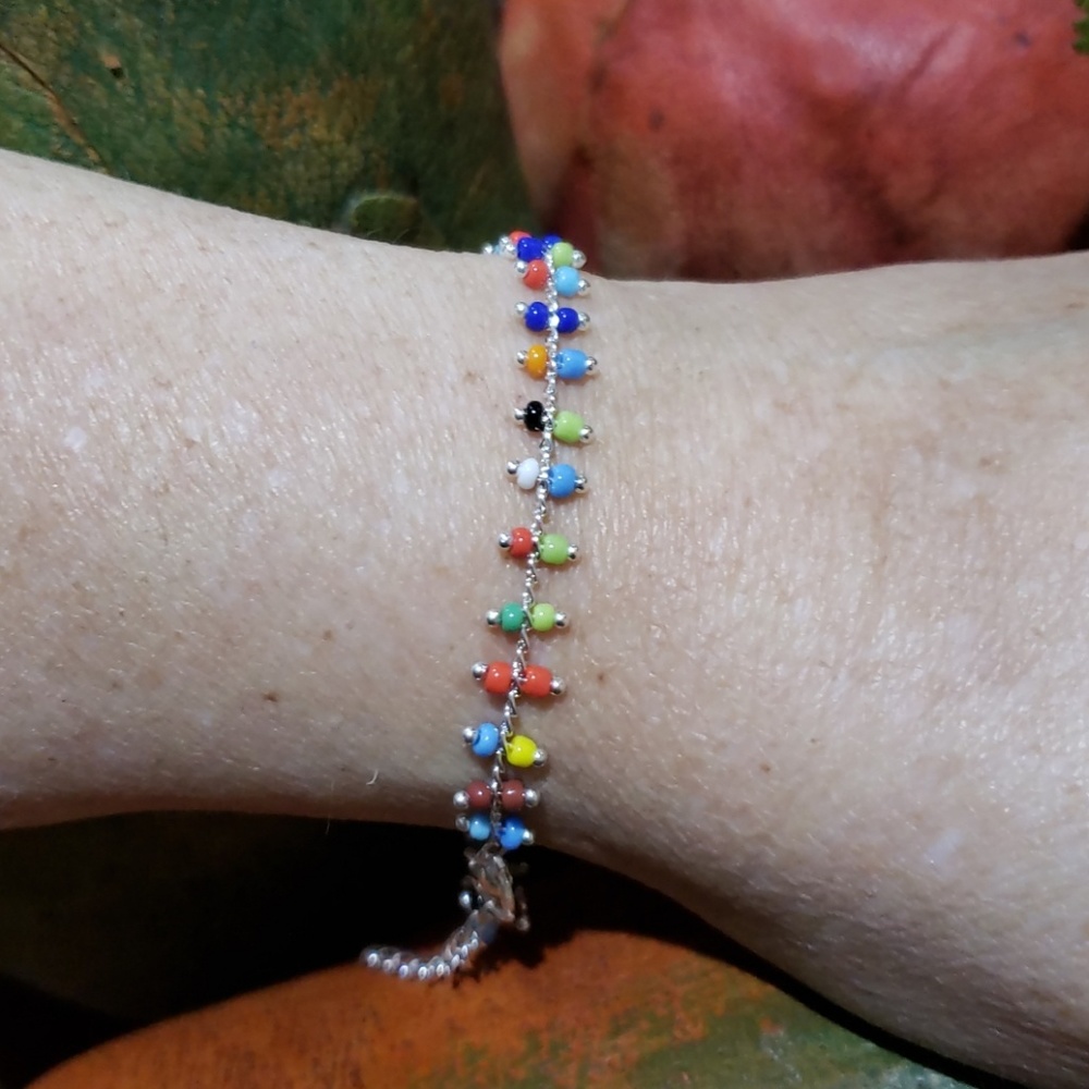 Multicolored seed bead bracelet